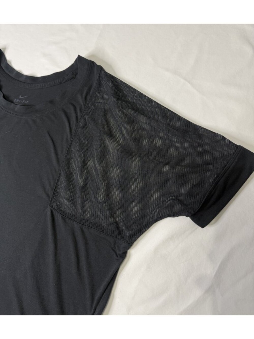 Nike Dri-FIT Women’s Black Mesh Crop Top Training Shirt XS - Picture 4 of 10